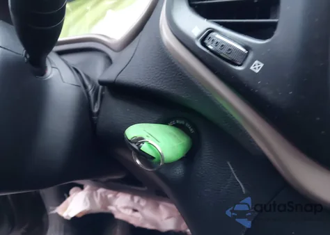 2017 Jeep Cherokee Latitude 4X4 из США, поврежденный, VIN 1C4PJMCB4HW606619